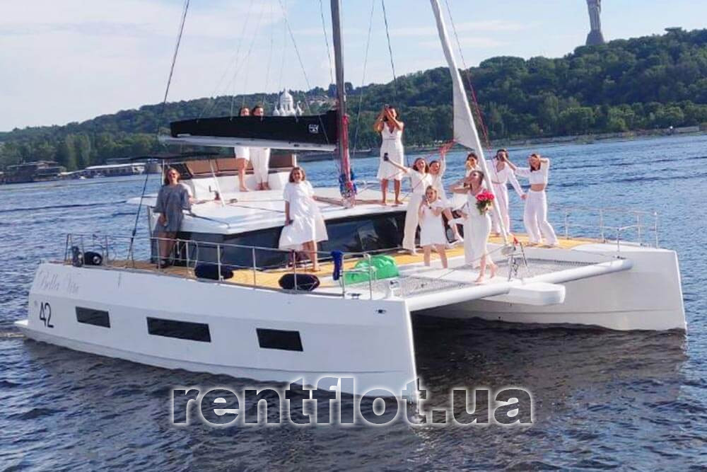 Увеличить фото катамарана Белла Вита Катамаран Белла Вита